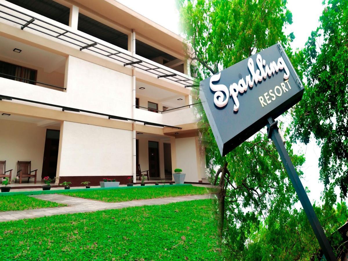 Sparkling Resort Kataragama Extérieur photo