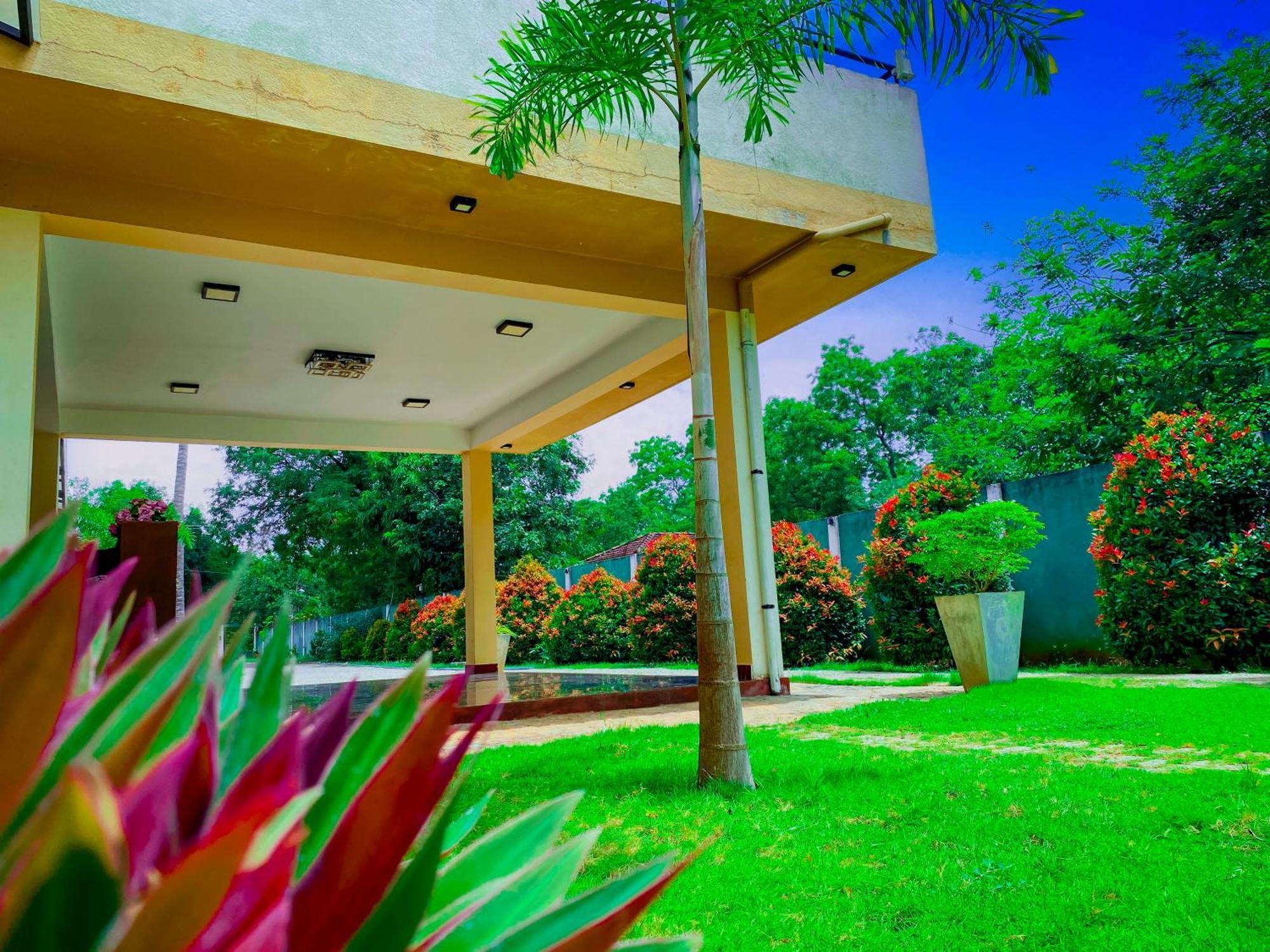 Sparkling Resort Kataragama Extérieur photo